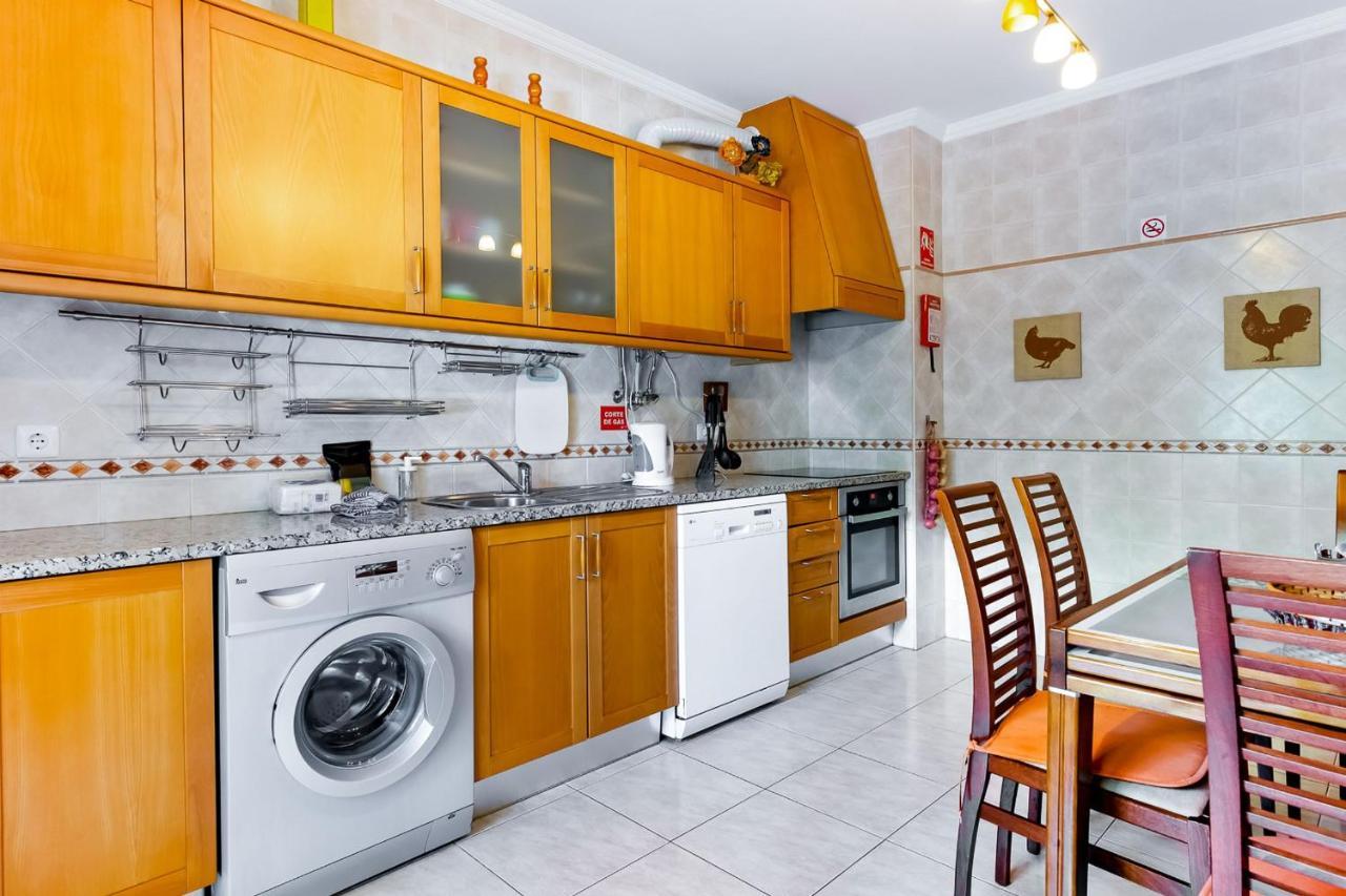 Spacious 2 Bdr Apartment W/ Patio By Lovelystay Armação de Pêra Dış mekan fotoğraf