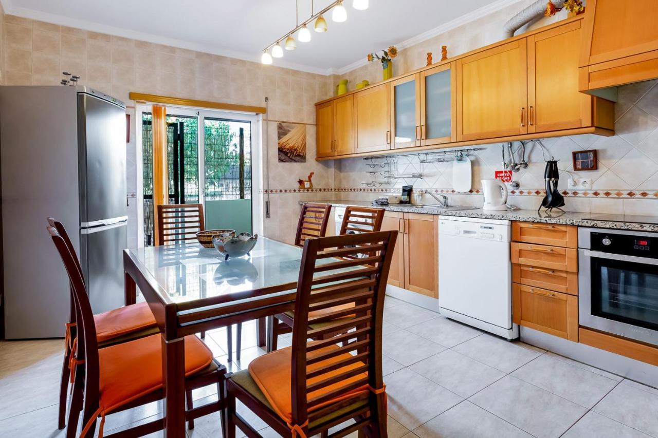 Spacious 2 Bdr Apartment W/ Patio By Lovelystay Armação de Pêra Dış mekan fotoğraf