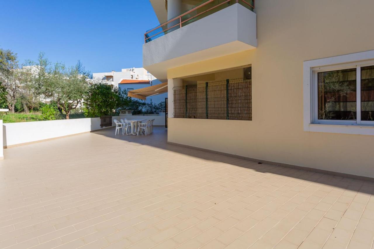 Spacious 2 Bdr Apartment W/ Patio By Lovelystay Armação de Pêra Dış mekan fotoğraf